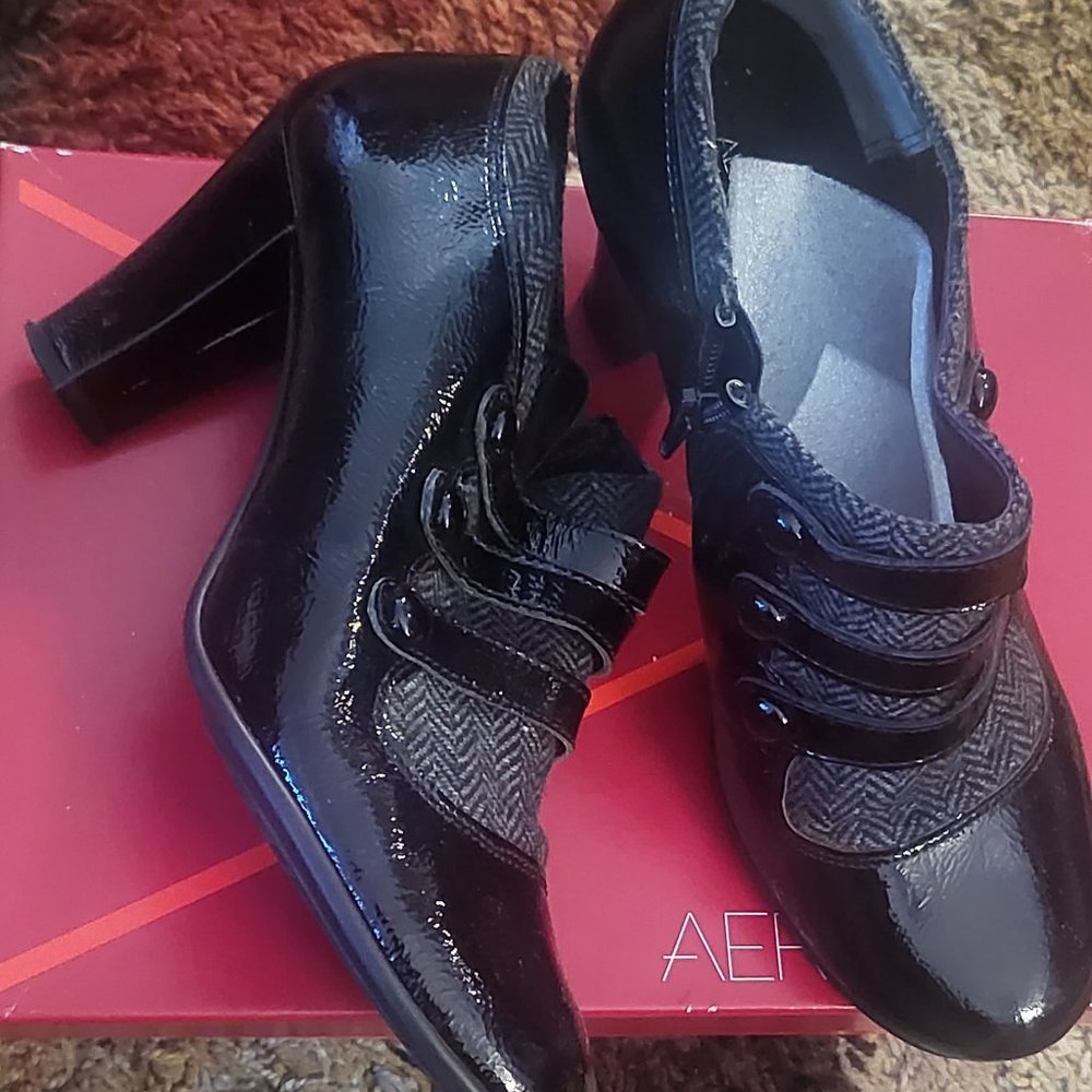 Shoes - Picture 7 of 7